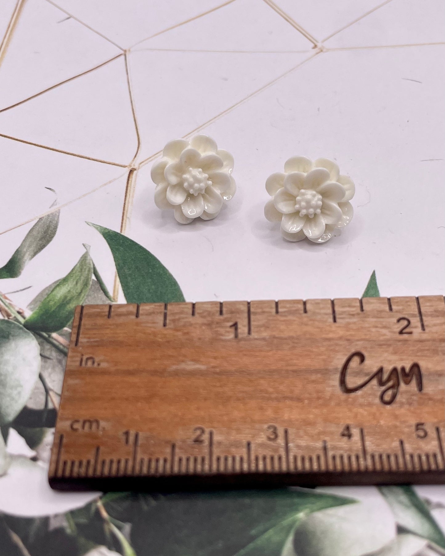 Off White Flower Stud Earrings